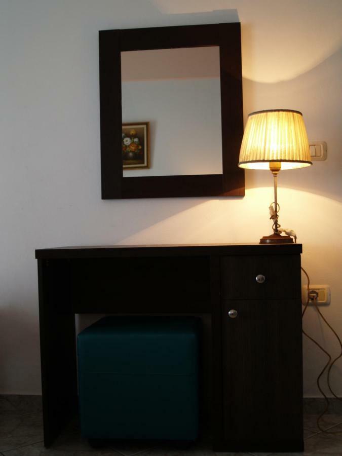 Q Bay Apartments Qeparo Kültér fotó