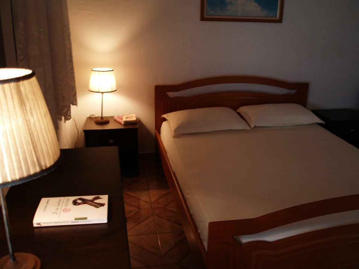 Q Bay Apartments Qeparo Kültér fotó